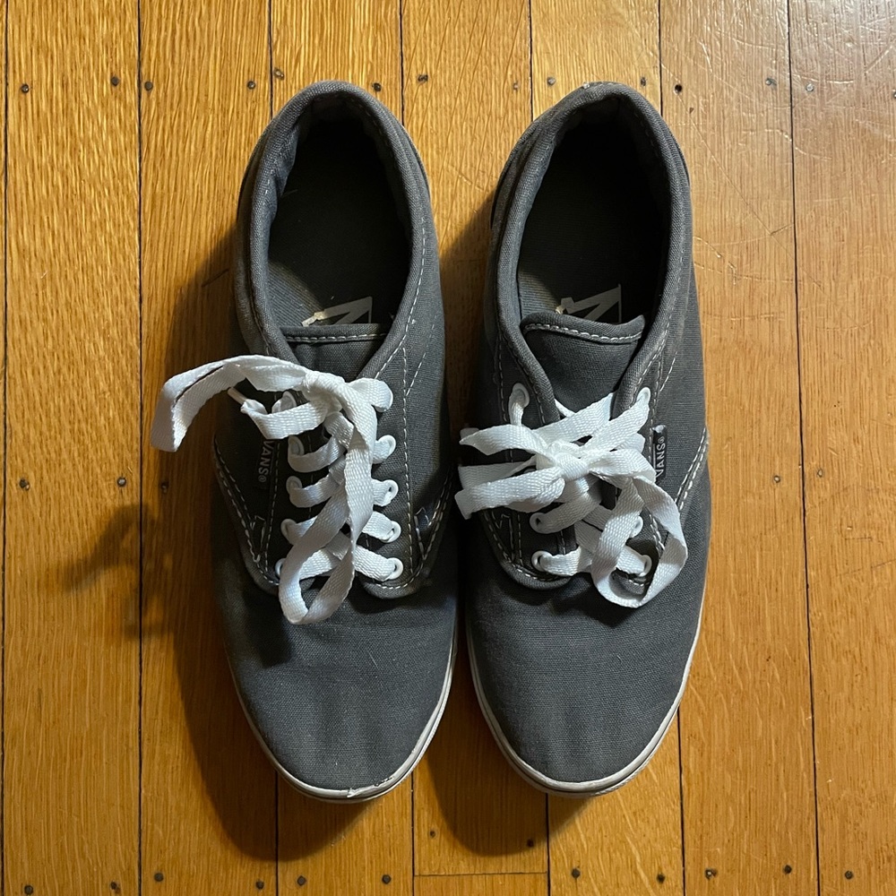 Gray Canvas Vans | Size: 6 1/2